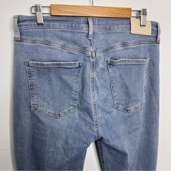 CITIZENS OF HUMANITY Light Wash Lilah High Rise Bootcut Jeans - Picture 7 of 9